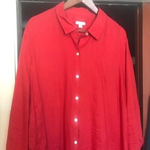 Linen roll-sleeve shirt.